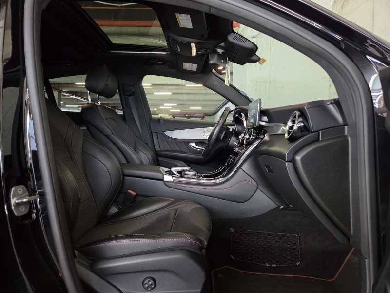 Mercedes-Benz GLC 43 AMG Оригинално 43 AMG, Нисък пробег! Като нова! , снимка 12 - Автомобили и джипове - 47863930