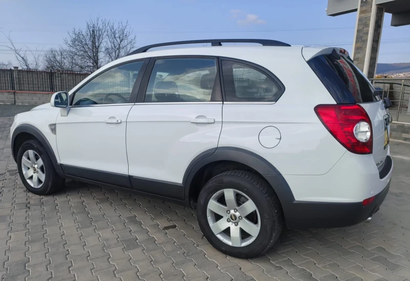 Chevrolet Captiva 2.0D 7местна , снимка 6 - Автомобили и джипове - 49169544