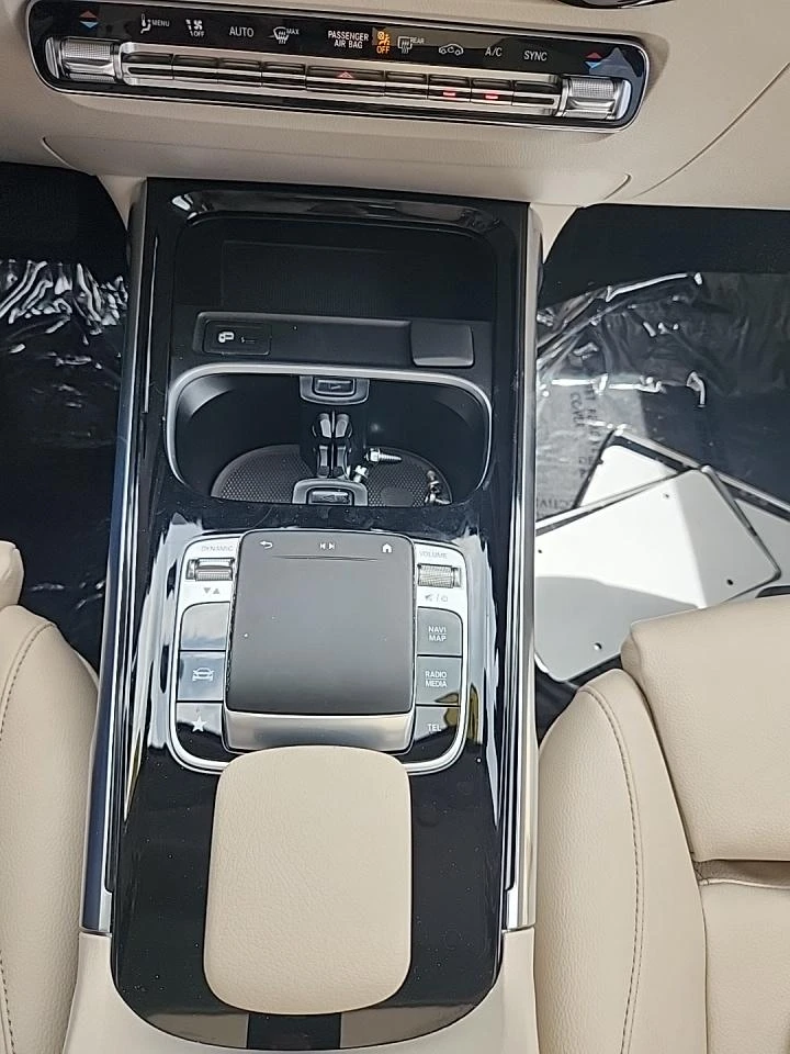 Mercedes-Benz GLB DIGITAL* KEYLESS GO* MBUX* AMBIENT* PANO* CARPLAY - изображение 9