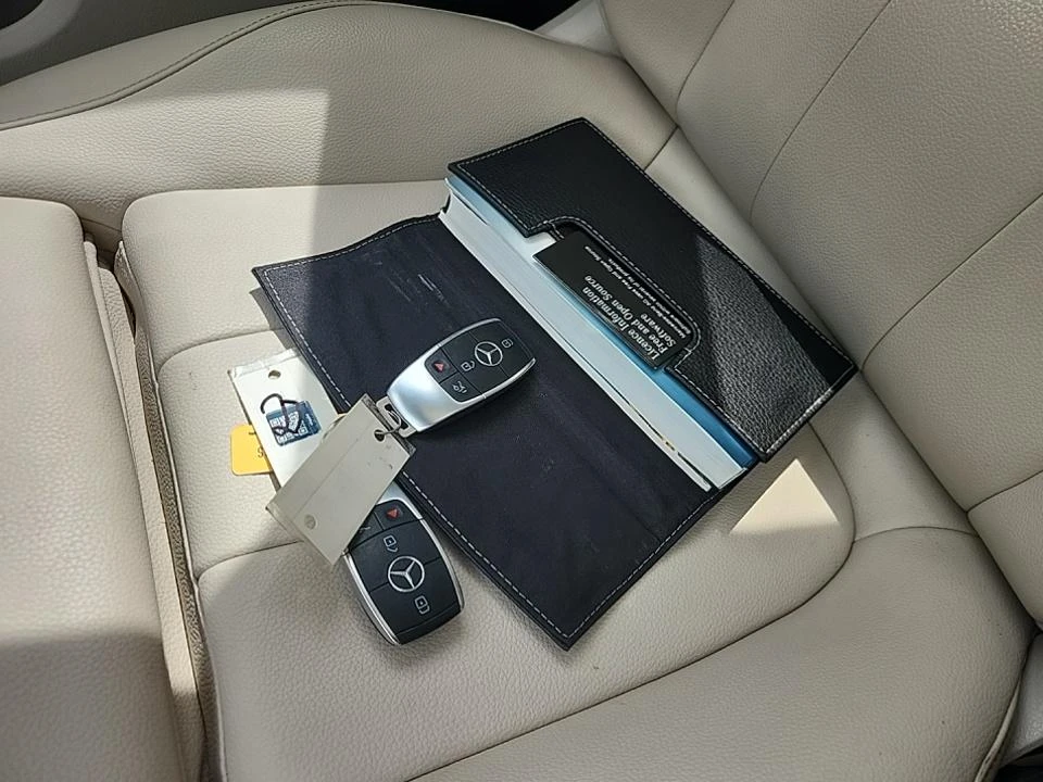 Mercedes-Benz GLB DIGITAL* KEYLESS GO* MBUX* AMBIENT* PANO* CARPLAY - изображение 10
