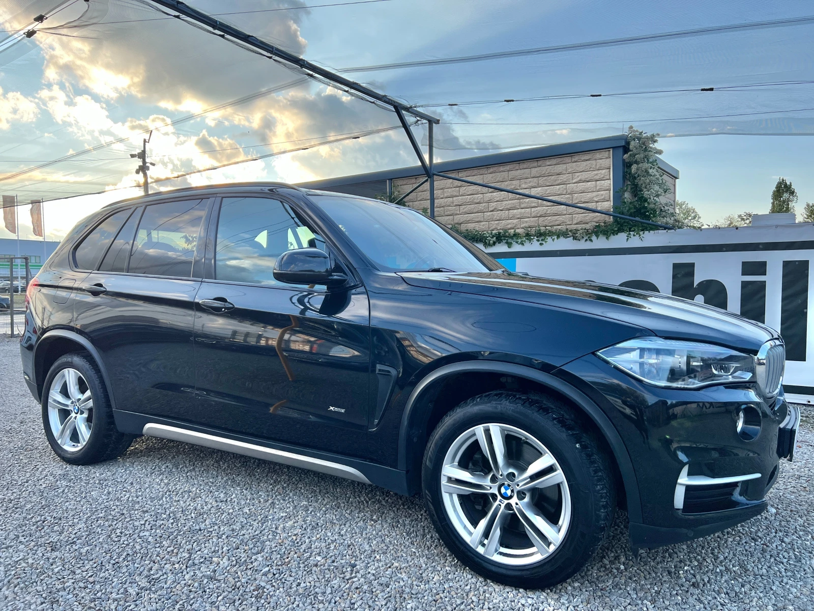 BMW X5 4.0d M/xDRIVE/ПАНОРАМА/360'КАМЕРИ/HEAD UP - изображение 3