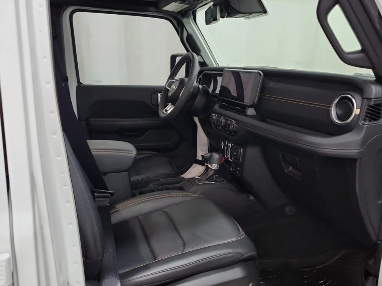 Jeep Wrangler *  *    *   *  | Mobile.bg   13