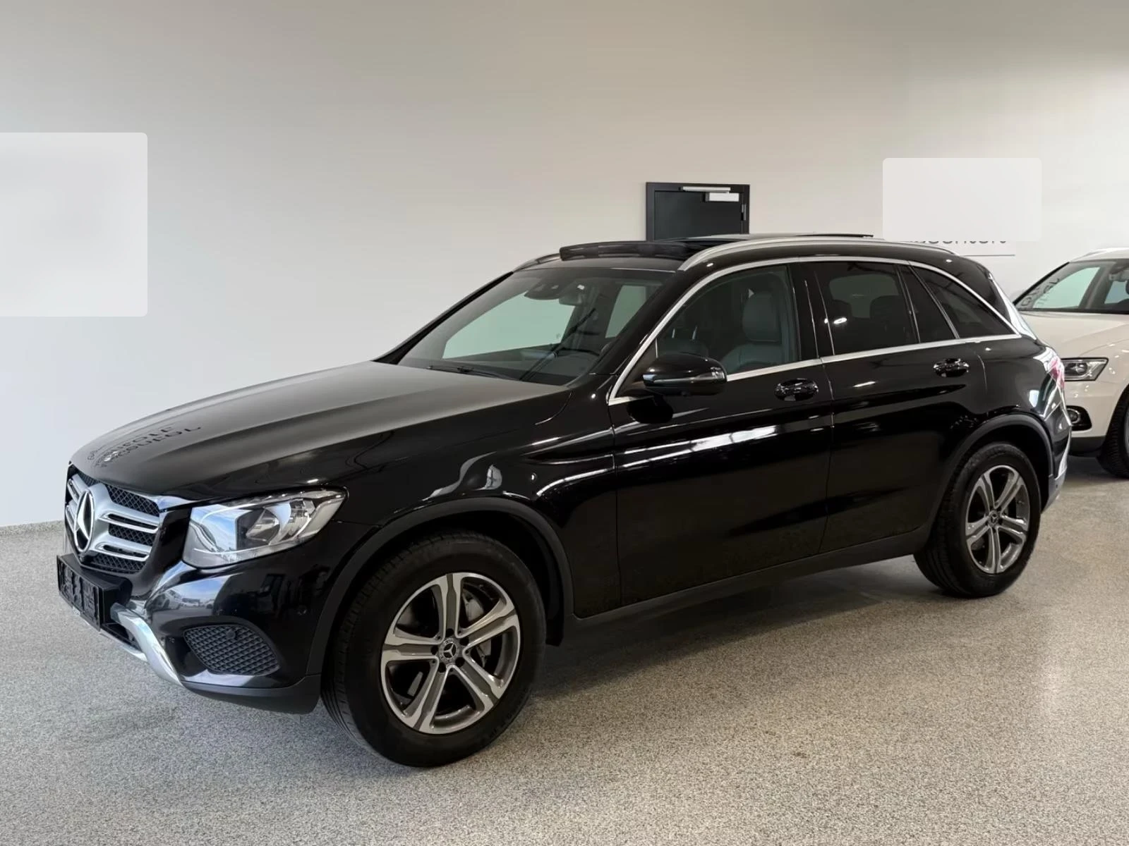 Mercedes-Benz GLC 220 d 4Matic Pano Navi Leader, снимка 2 - Автомобили и джипове - 54698853