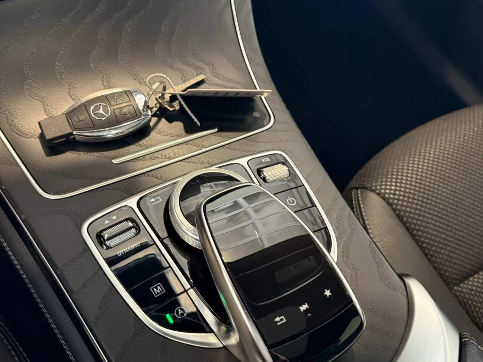 Mercedes-Benz GLC 220 d 4Matic Pano Navi Leader, снимка 14 - Автомобили и джипове - 54698853