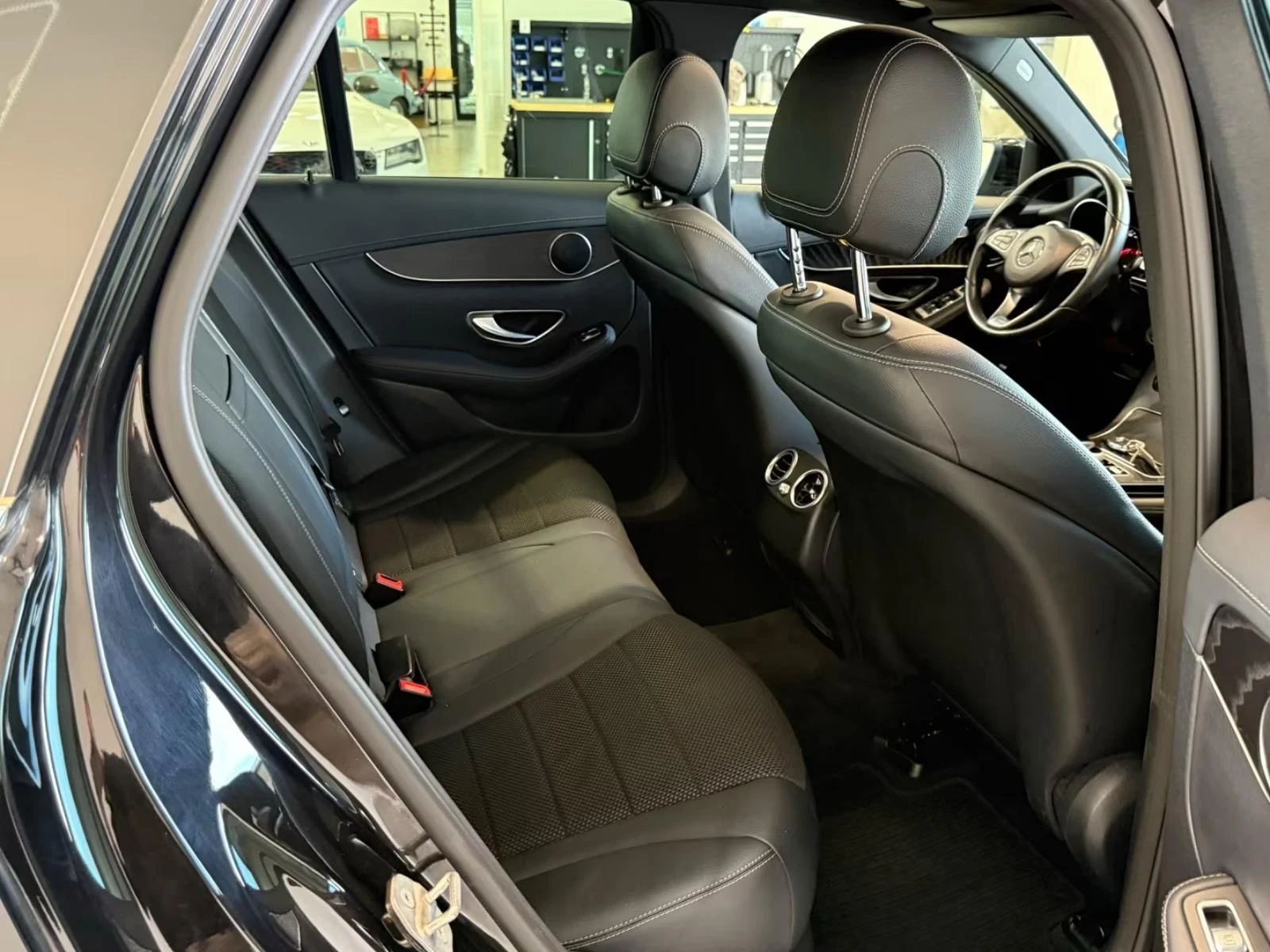 Mercedes-Benz GLC 220 d 4Matic Pano Navi Leader, снимка 13 - Автомобили и джипове - 54698853