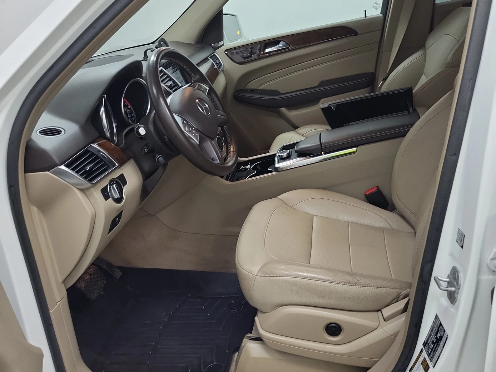 Mercedes-Benz ML 350 Harman/Kardon* 360View* Keyless* Подгрев* Пано, снимка 8 - Автомобили и джипове - 54998498