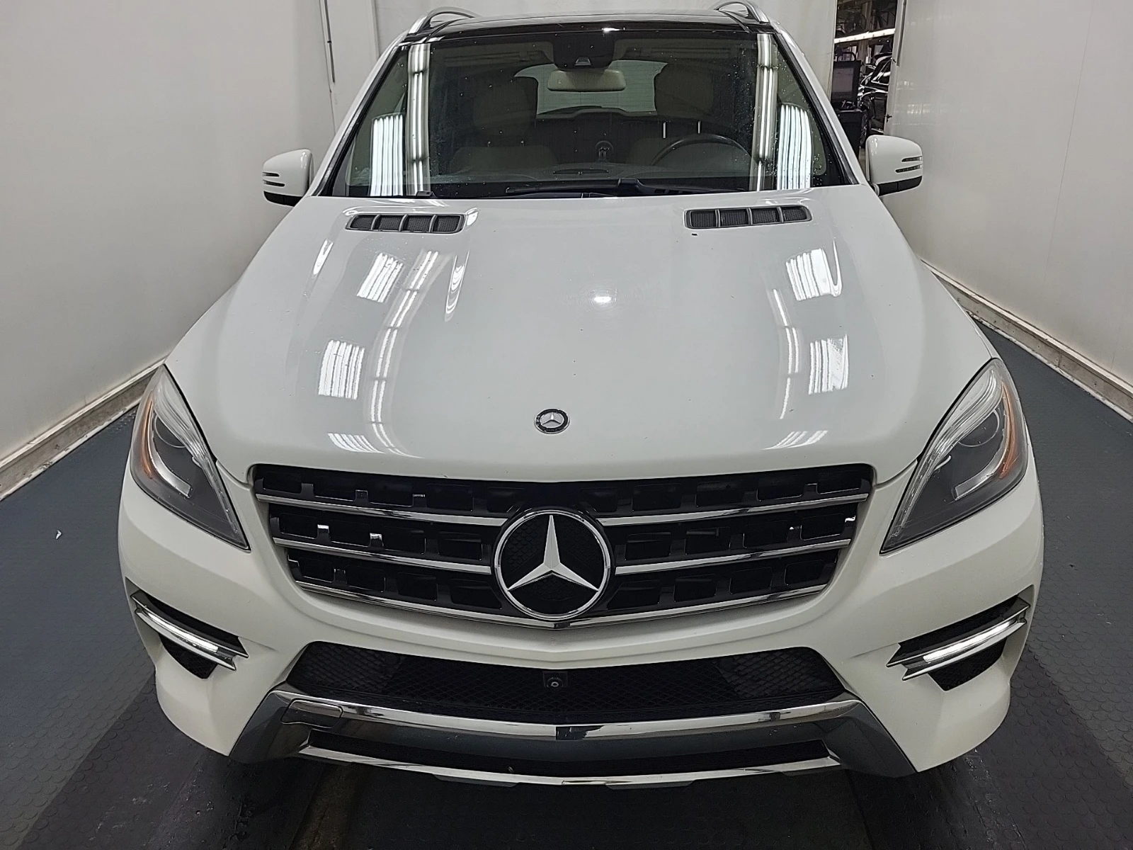 Mercedes-Benz ML 350 Harman/Kardon* 360View* Keyless* Подгрев* Пано, снимка 2 - Автомобили и джипове - 54998498