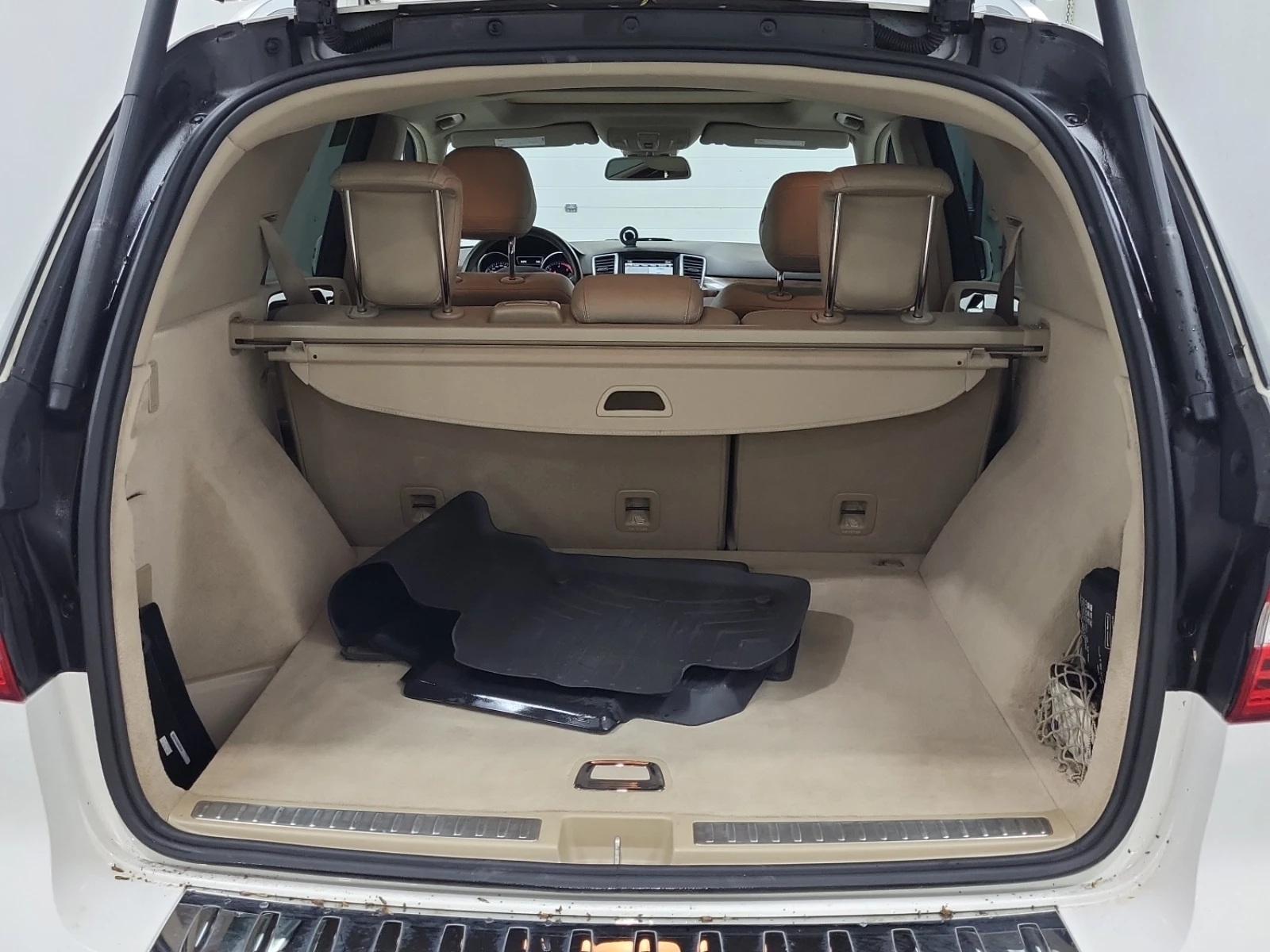 Mercedes-Benz ML 350 Harman/Kardon* 360View* Keyless* Подгрев* Пано, снимка 14 - Автомобили и джипове - 54998498