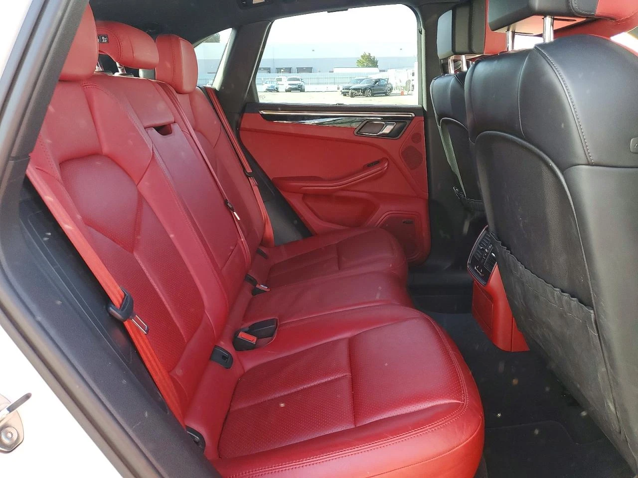 Porsche Macan S* BOSE* CHRONO* ПОДГРЕВ* ОБДУХВАНЕ* КАМЕРА* КЕЙЛЕ, снимка 10 - Автомобили и джипове - 55063206