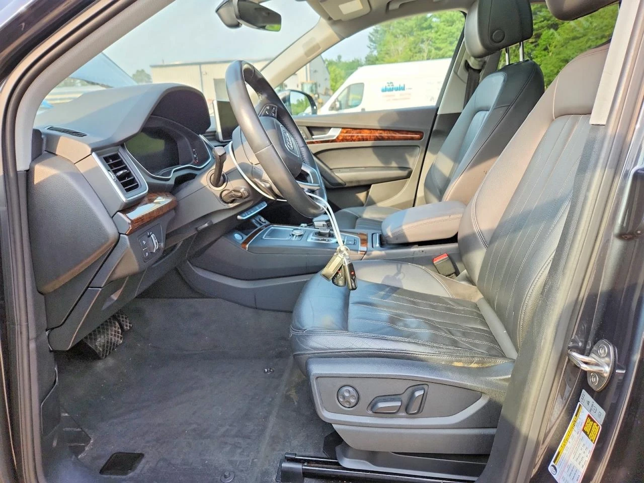 Audi Q5 2.0l Premium Plus, снимка 7 - Автомобили и джипове - 55802392