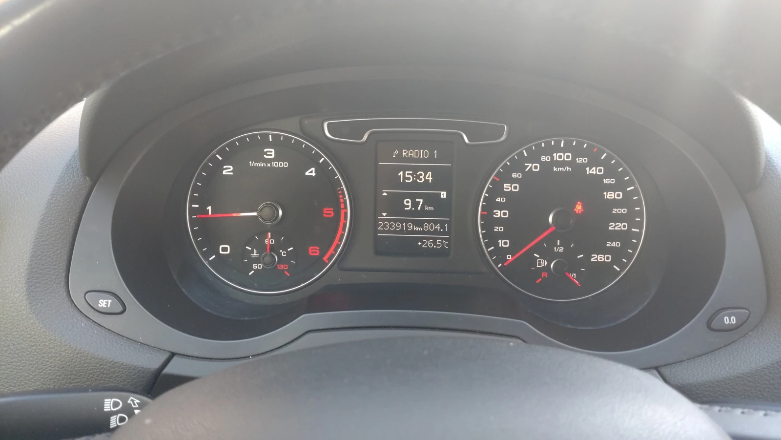 Audi Q3 2.0TDI, снимка 2 - Автомобили и джипове - 56103865