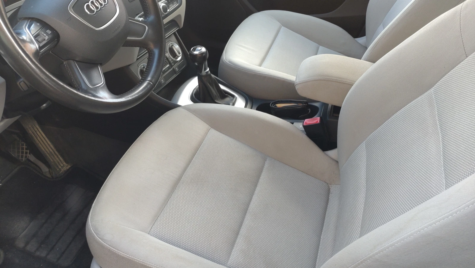 Audi Q3 2.0TDI, снимка 3 - Автомобили и джипове - 56103865