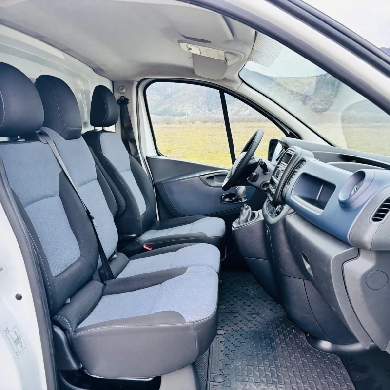 Opel Vivaro MAXI, снимка 12 - Бусове и автобуси - 53263736