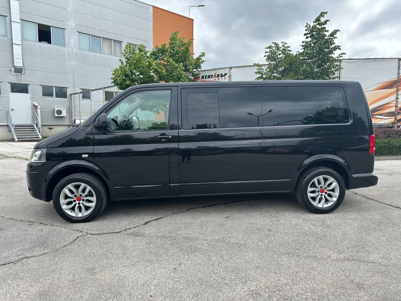 VW Caravelle 2.0d 140 к.с. - изображение 2