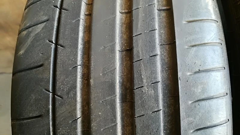 Гуми Летни 225/40R18, снимка 4 - Гуми и джанти - 25611858