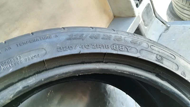 Гуми Летни 225/40R18, снимка 8 - Гуми и джанти - 25611858