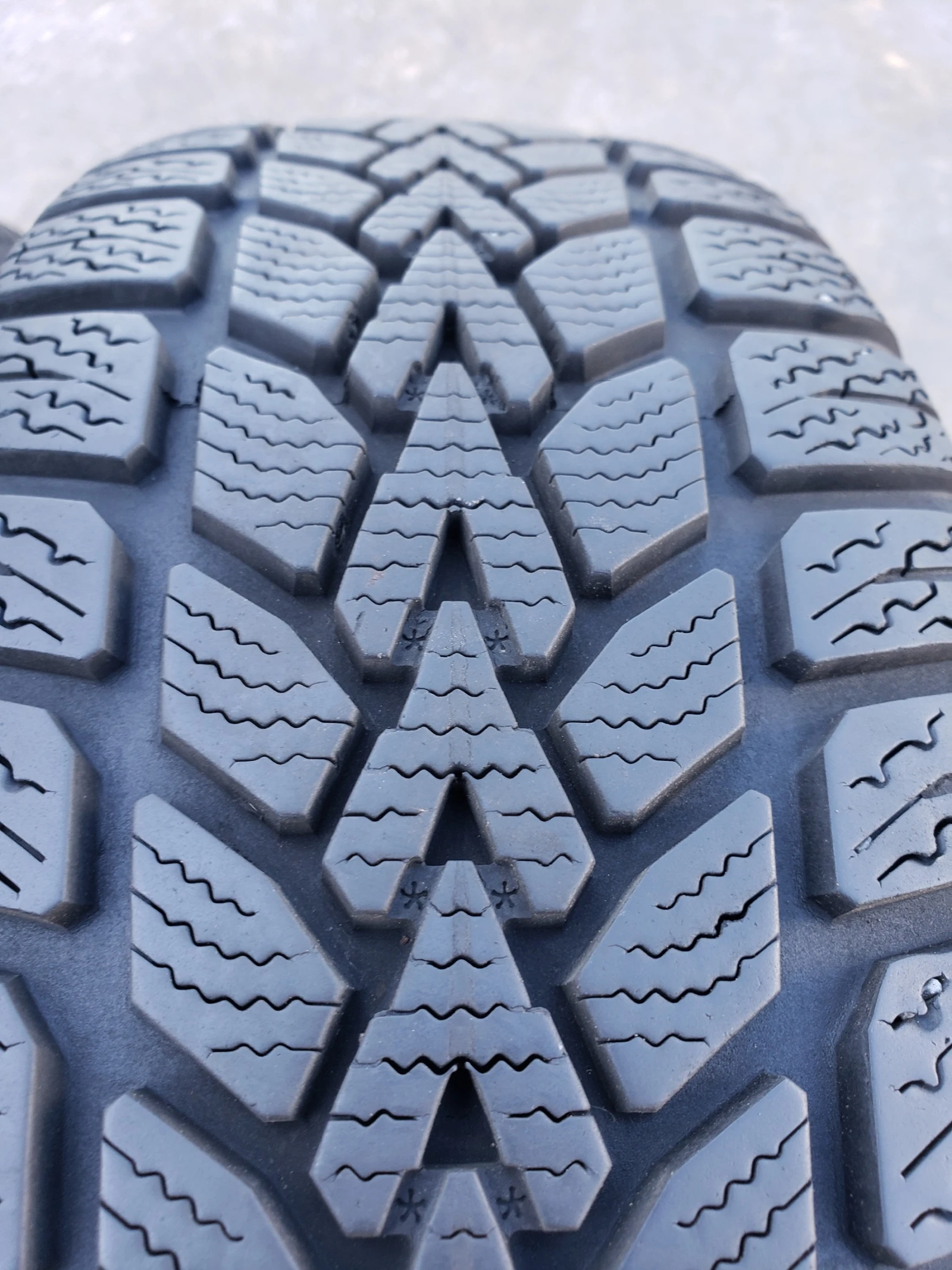 Гуми Зимни 185/65R15, снимка 5 - Гуми и джанти - 56001661