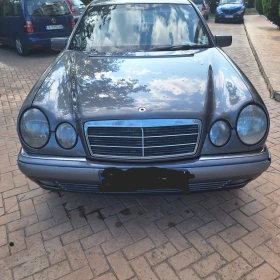     Mercedes-Benz E 320
