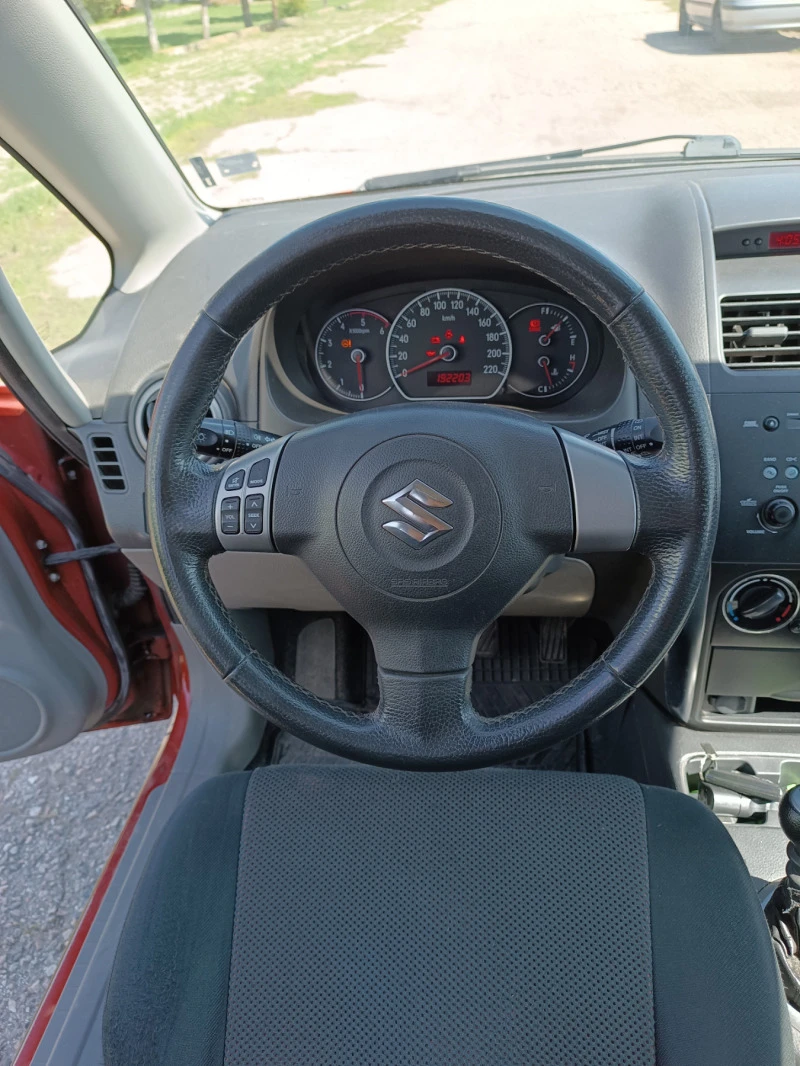 Suzuki SX4, снимка 9 - Автомобили и джипове - 48315892