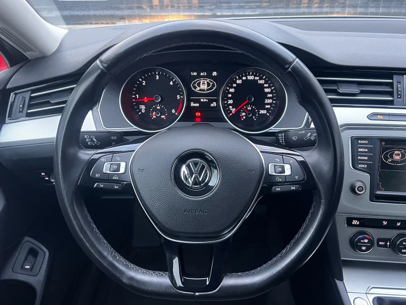 VW Passat 1.6TDi 89000km ГАРАНТИРАН ПРОБЕГ, снимка 8 - Автомобили и джипове - 47644514