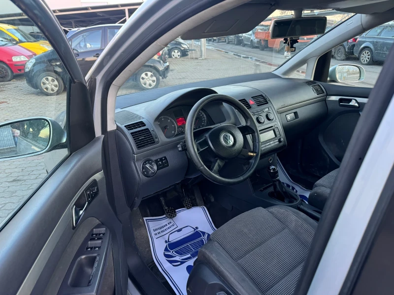 VW Touran 1.9 TDI, снимка 5 - Автомобили и джипове - 47848284