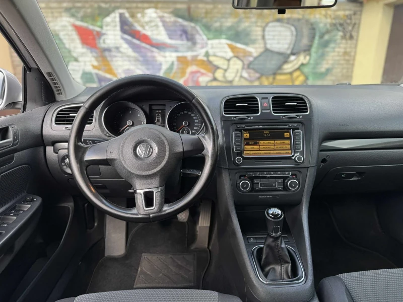 VW Golf 1.6, снимка 7 - Автомобили и джипове - 52420260