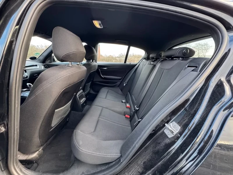 BMW 120 Lim 2.0d Aut. 190PS Edition Sport Shadow DK, снимка 7 - Автомобили и джипове - 53138014