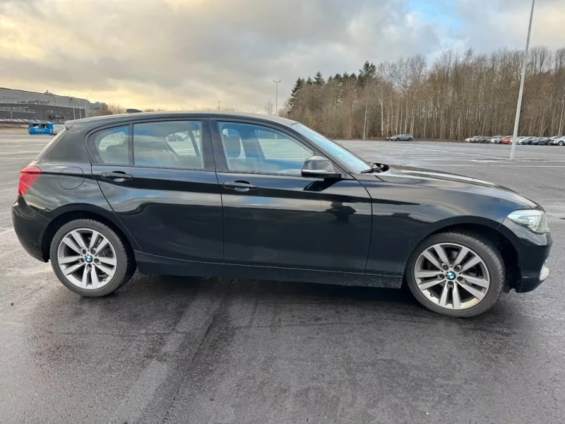BMW 120 Lim 2.0d Aut. 190PS Edition Sport Shadow DK, снимка 17 - Автомобили и джипове - 53138014