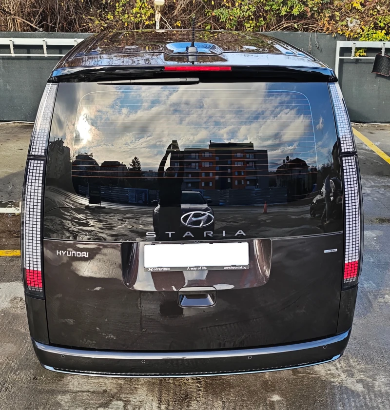 Hyundai Staria Premium, снимка 9 - Автомобили и джипове - 53393162
