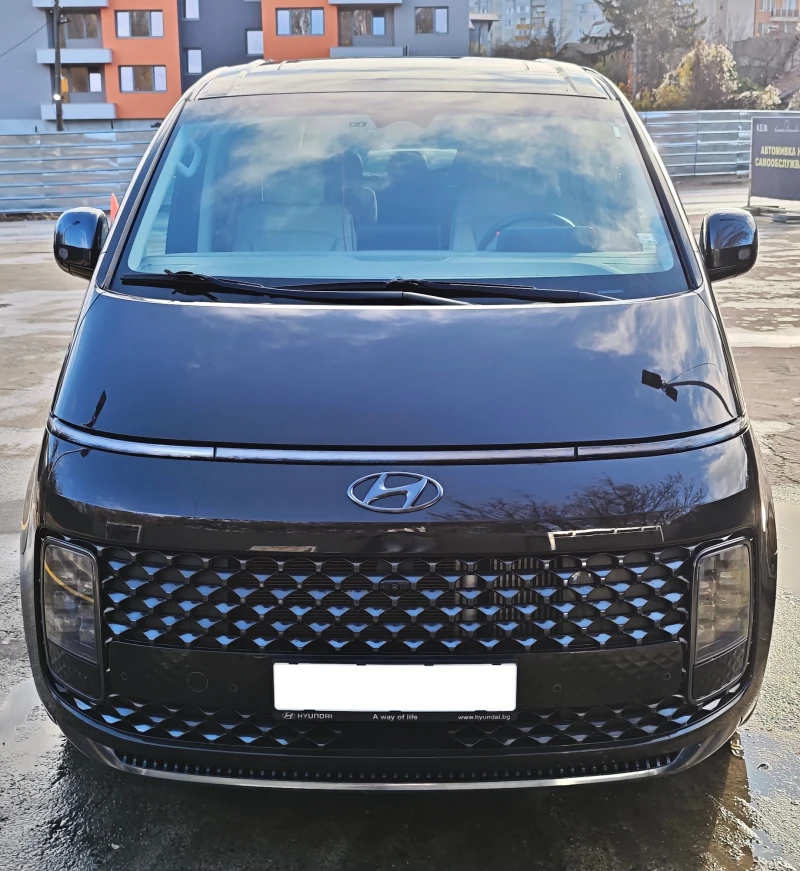 Hyundai Staria Premium