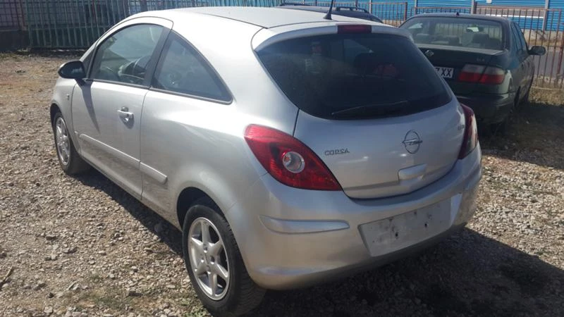 Opel Corsa 1.3CDTI, снимка 4 - Автомобили и джипове - 22884527