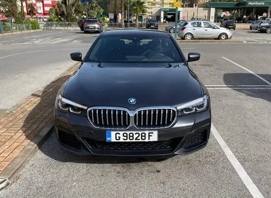 BMW 530E 530E Hybrid  Sport, снимка 1 - Автомобили и джипове - 49442042