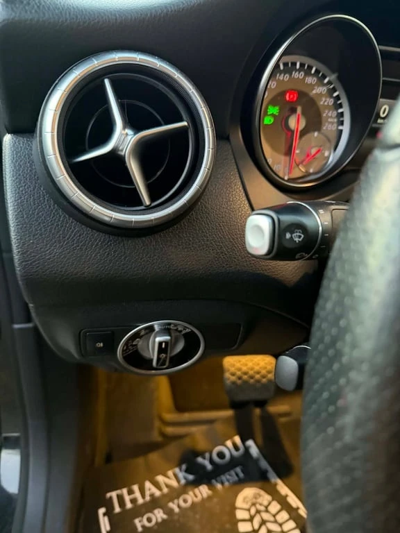 Mercedes-Benz CLA * 250 * CARFAX * БЕЗ ПЪРВОНАЧАЛНА ВНОСКА, снимка 13 - Автомобили и джипове - 52973019