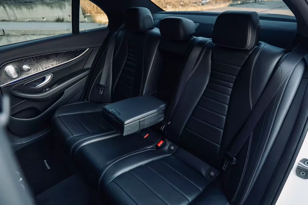 Mercedes-Benz E 350 AMG/9G-TRONIC/PANORAMA/BURMESTER/БЯЛА ПЕРЛА/ - изображение 10