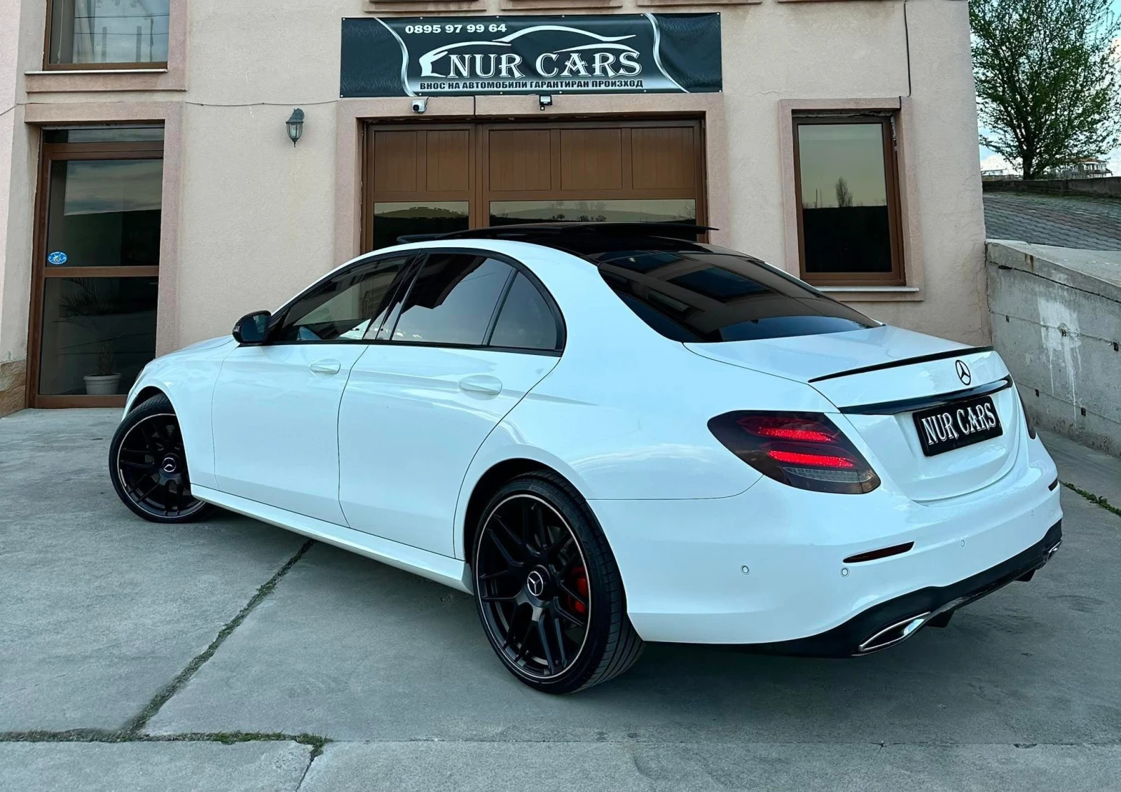 Mercedes-Benz E 350 AMG/9G-TRONIC/PANORAMA/BURMESTER/БЯЛА ПЕРЛА/ - изображение 6