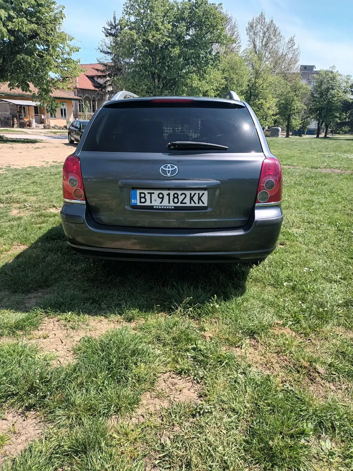 Toyota Avensis D4D - изображение 4