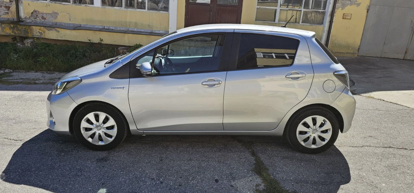 Toyota Yaris 1.5 Hybrid  - изображение 7