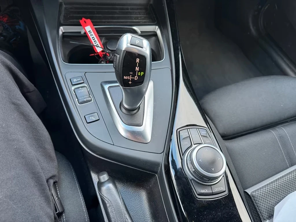 BMW 120 Lim 2.0d Aut. 190PS Edition Sport Shadow DK - изображение 10