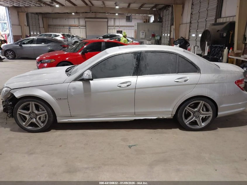 Mercedes-Benz C 63 AMG 2009 MERCEDES-BENZ C 63 AMG - изображение 6