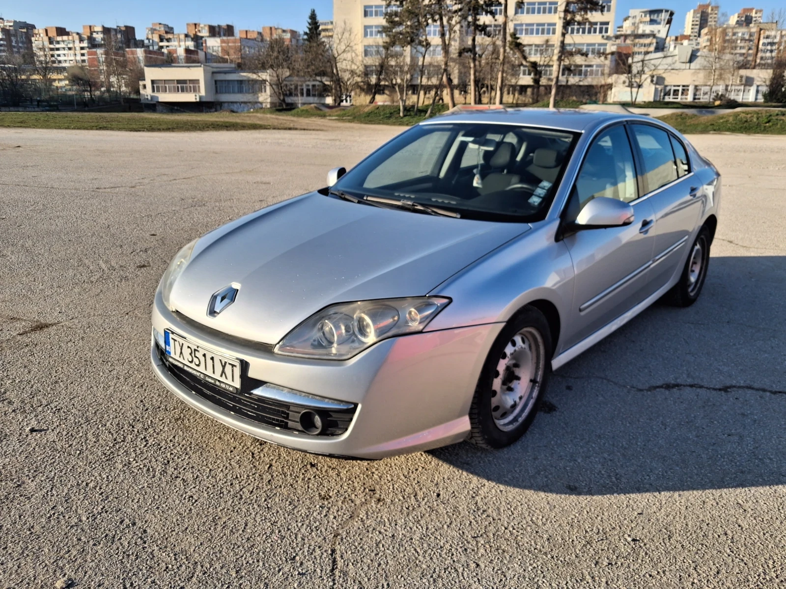 Renault Laguna 2.0 DCI, снимка 13 - Автомобили и джипове - 53841863