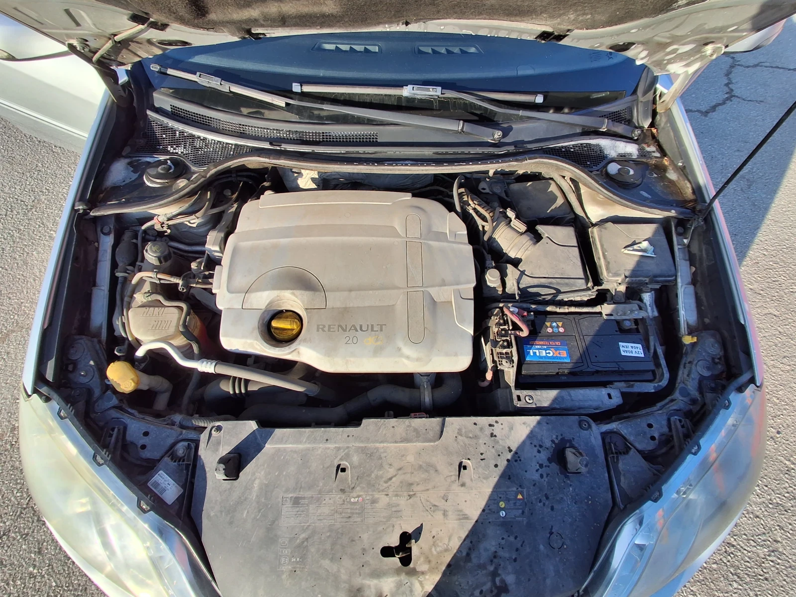 Renault Laguna 2.0 DCI, снимка 4 - Автомобили и джипове - 53841863