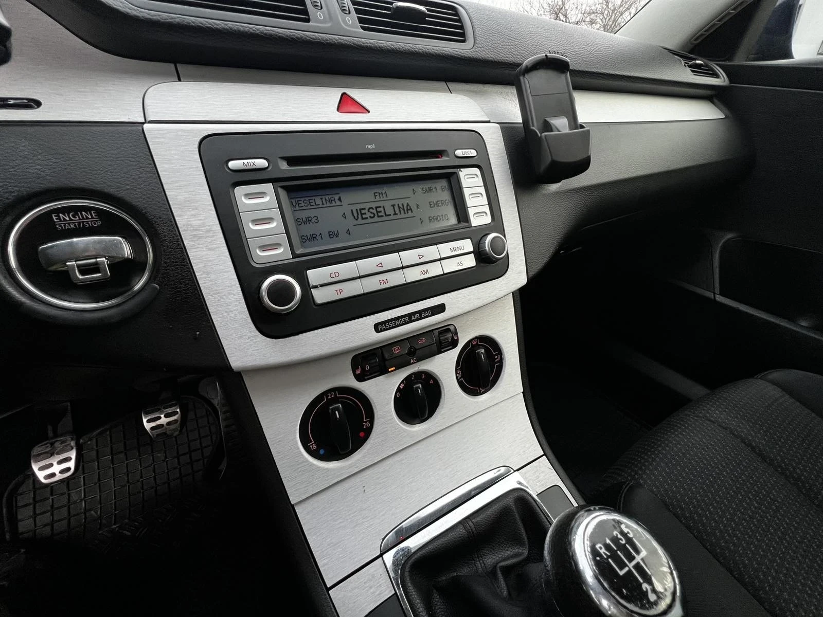 VW Passat 1.9 105.кс * * климатик LUEMOTION, снимка 14 - Автомобили и джипове - 53859627