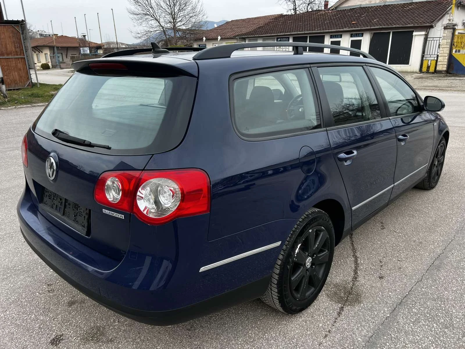 VW Passat 1.9 105.кс * * климатик LUEMOTION, снимка 6 - Автомобили и джипове - 53859627