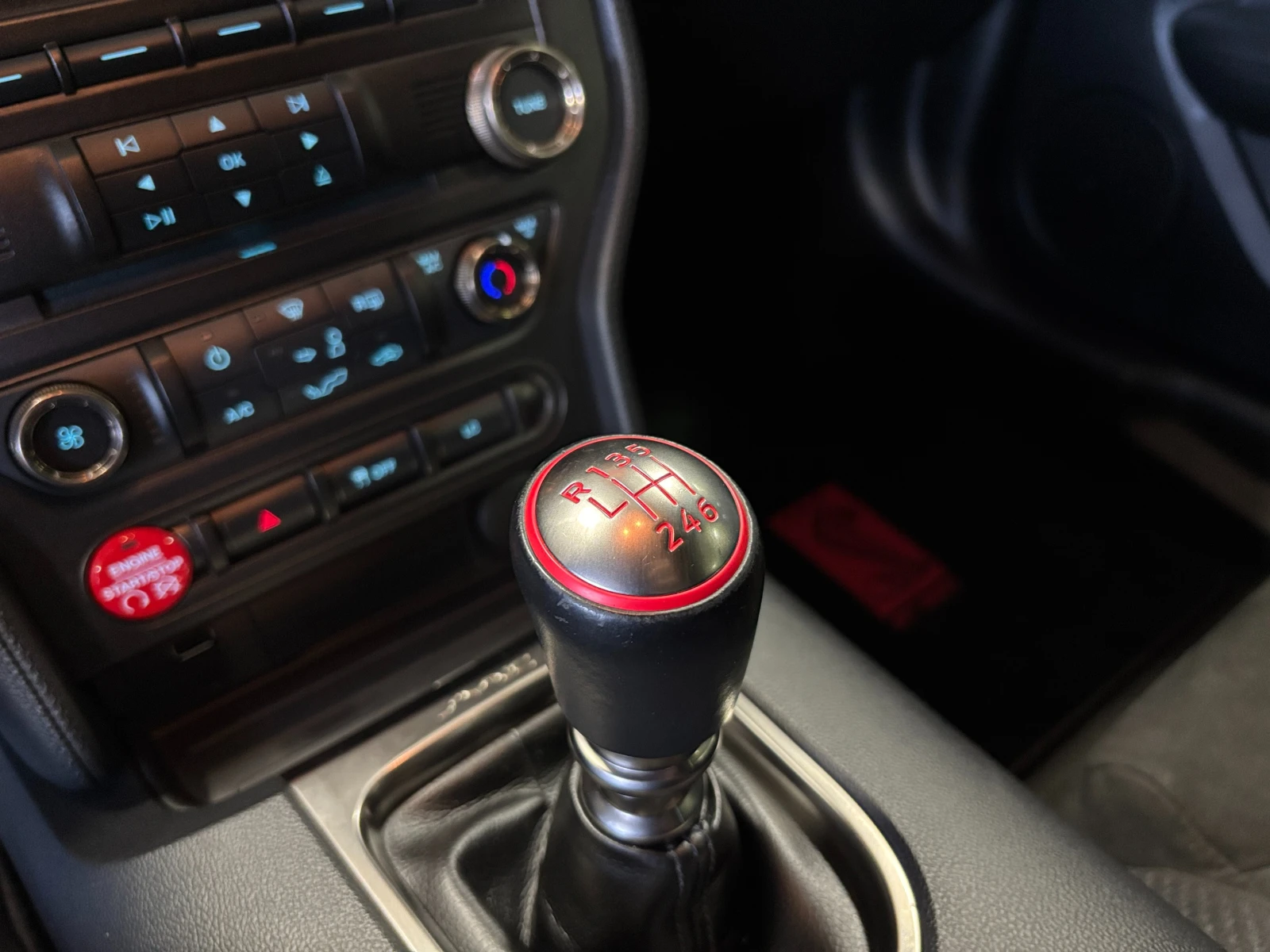 Ford Mustang Shelby GT35 ALCANTAR С РЕГИСТРАЦИЯ И АВТОКРЕДИТ, снимка 11 - Автомобили и джипове - 53990379