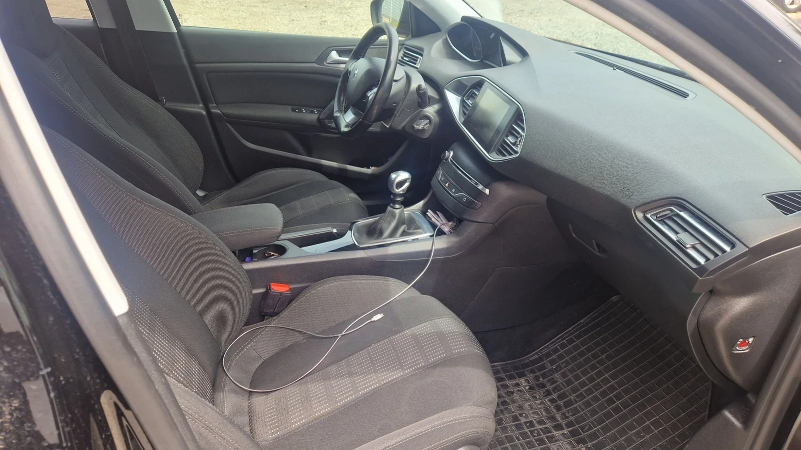 Peugeot 308 308 T9 1.6blueHdi Евро 6B, снимка 7 - Автомобили и джипове - 54403823