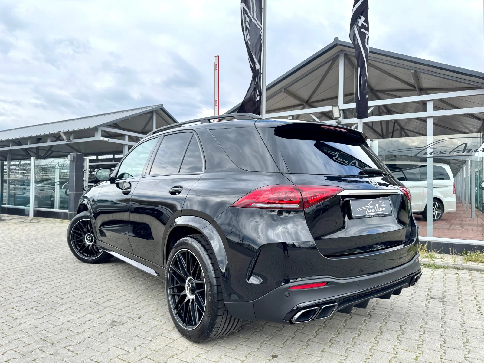 Mercedes-Benz GLE 450 AMG#7-МЕСТА#PANORAMA#ALCANTARA#AIRMAT#DISTR#CARBON, снимка 4 - Автомобили и джипове - 54153488