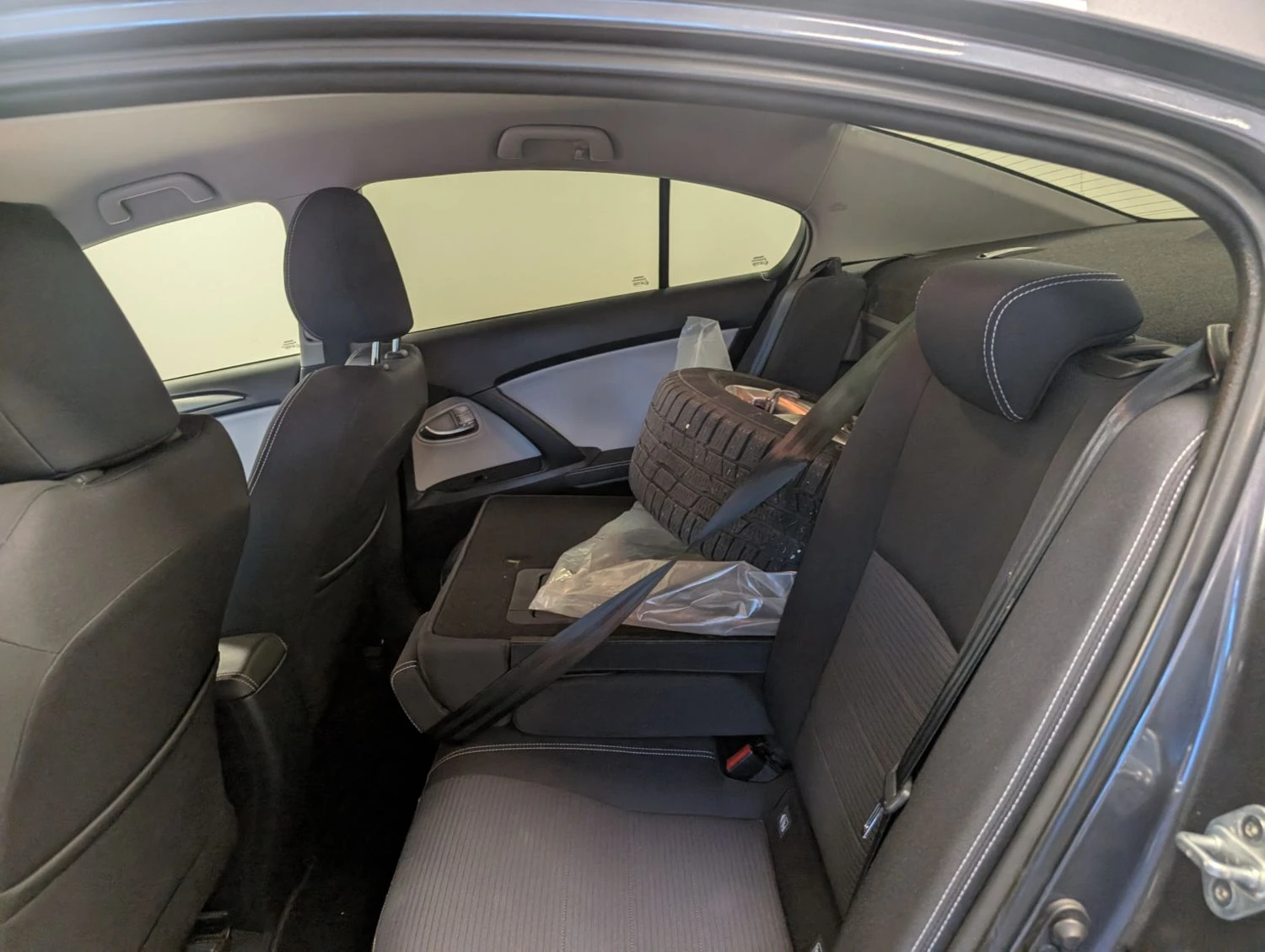 Toyota Avensis 1.8 Бензин, снимка 8 - Автомобили и джипове - 55098410