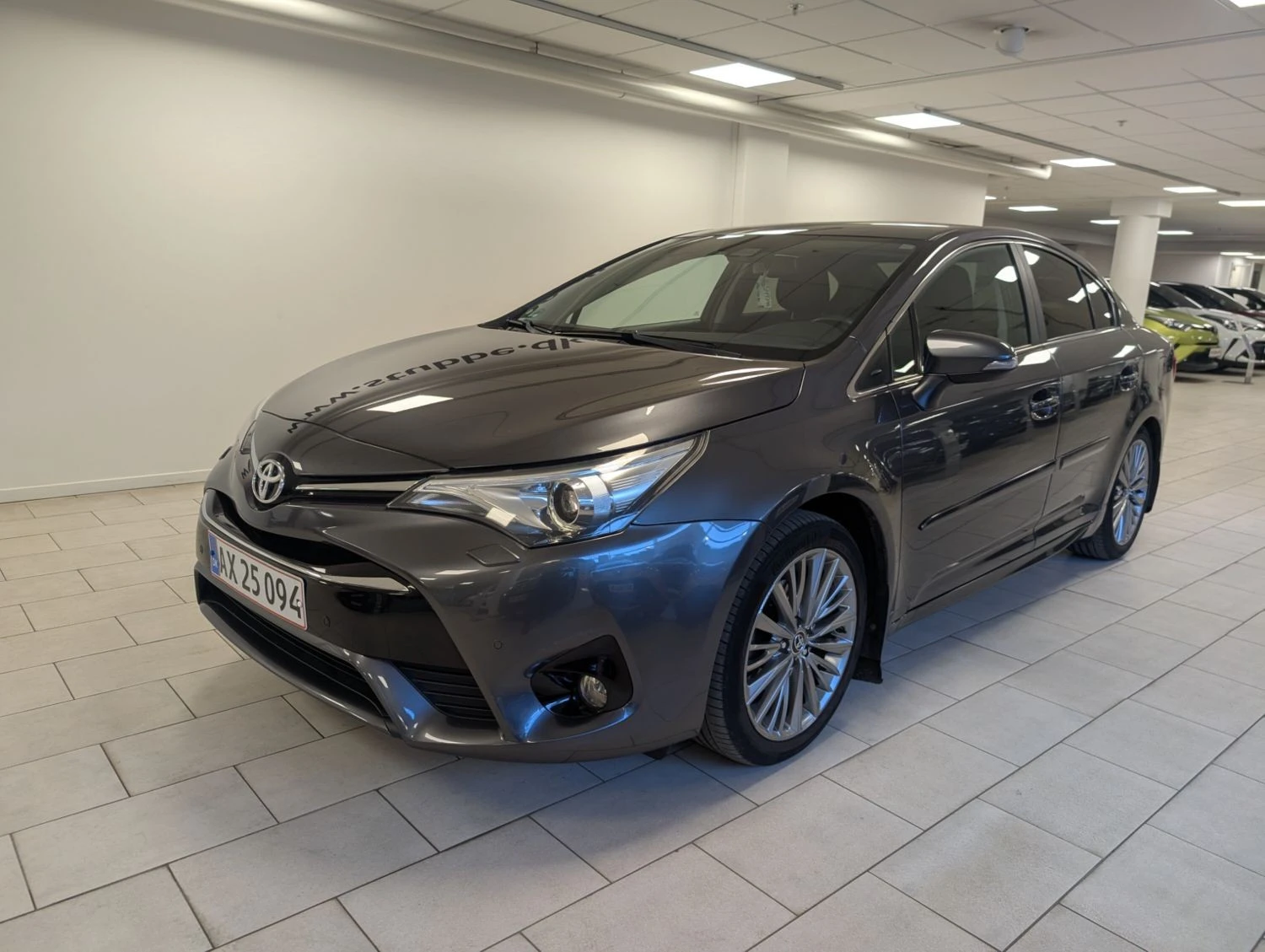 Toyota Avensis 1.8 Бензин