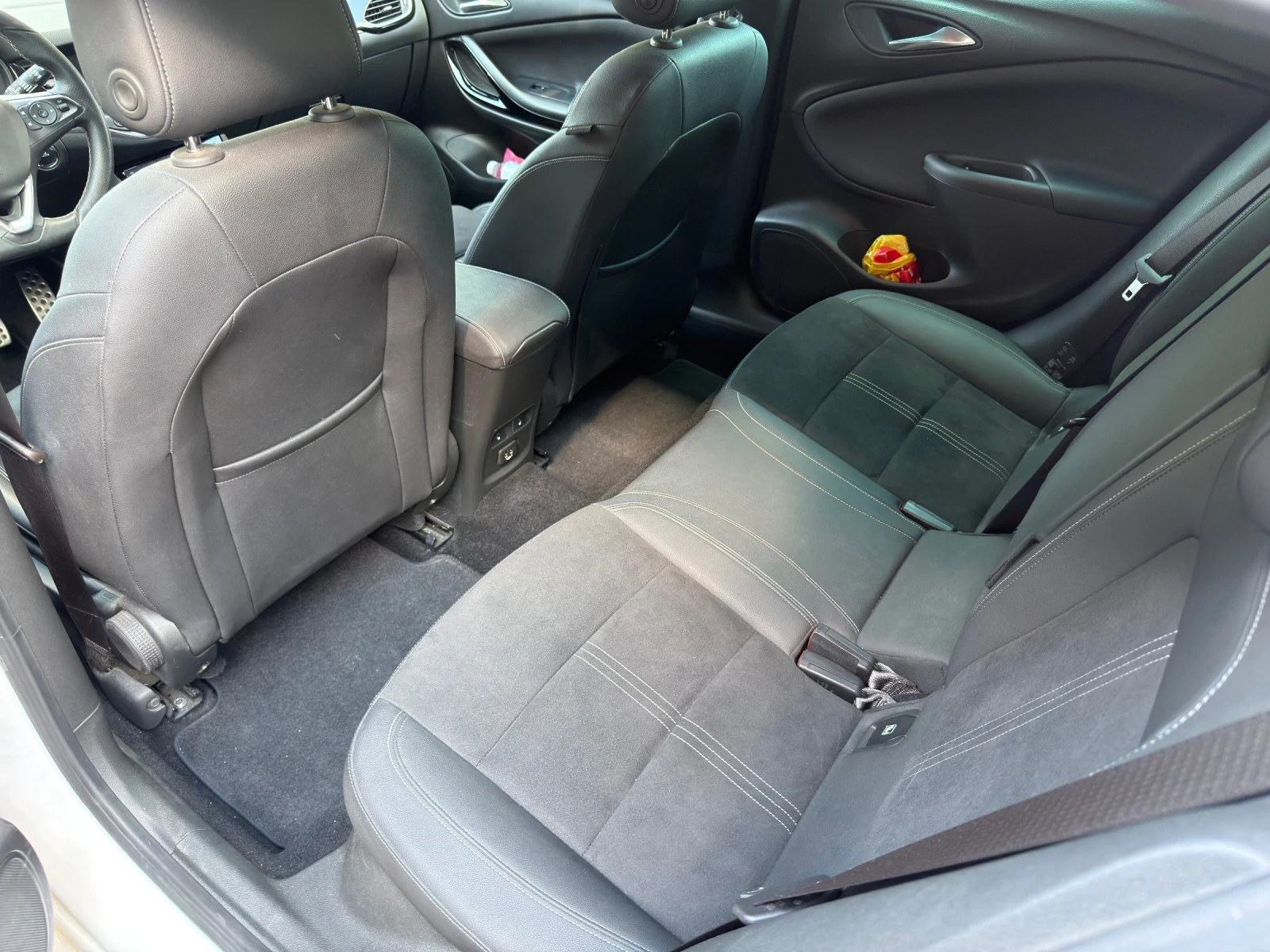 Opel Astra 1.2i Keyless Каско, снимка 10 - Автомобили и джипове - 55406752