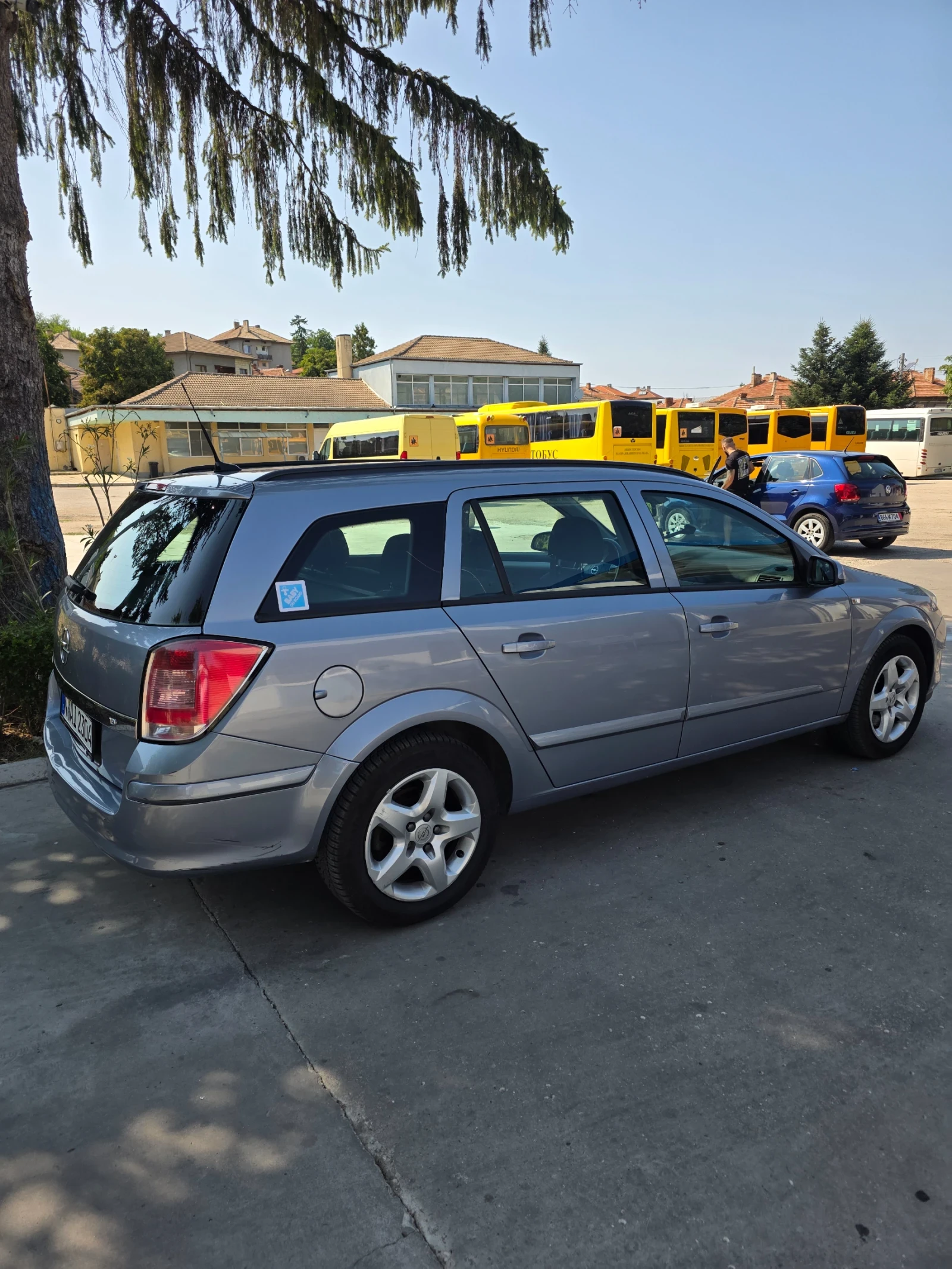 Opel Astra 1.9 CDTI, снимка 3 - Автомобили и джипове - 55606259